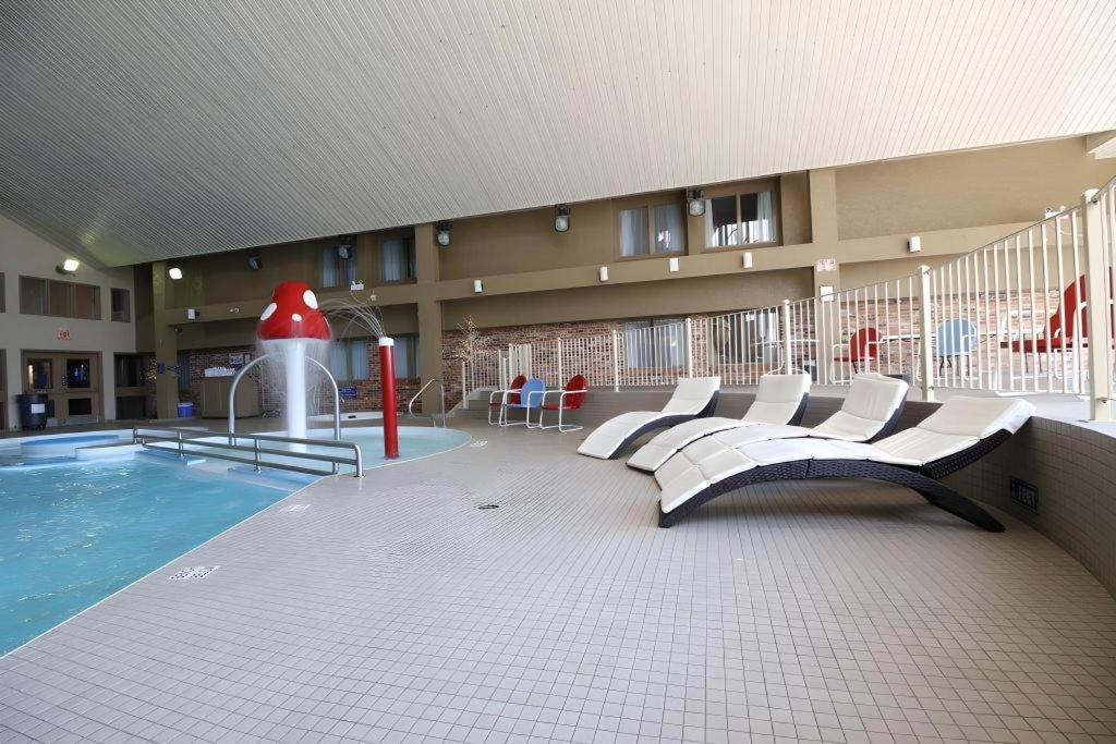 Medicine Hat Suites Exterior foto