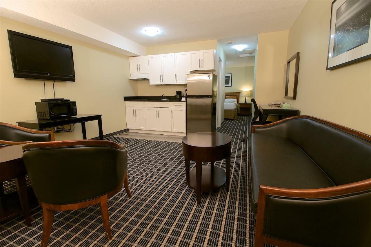Medicine Hat Suites Exterior foto
